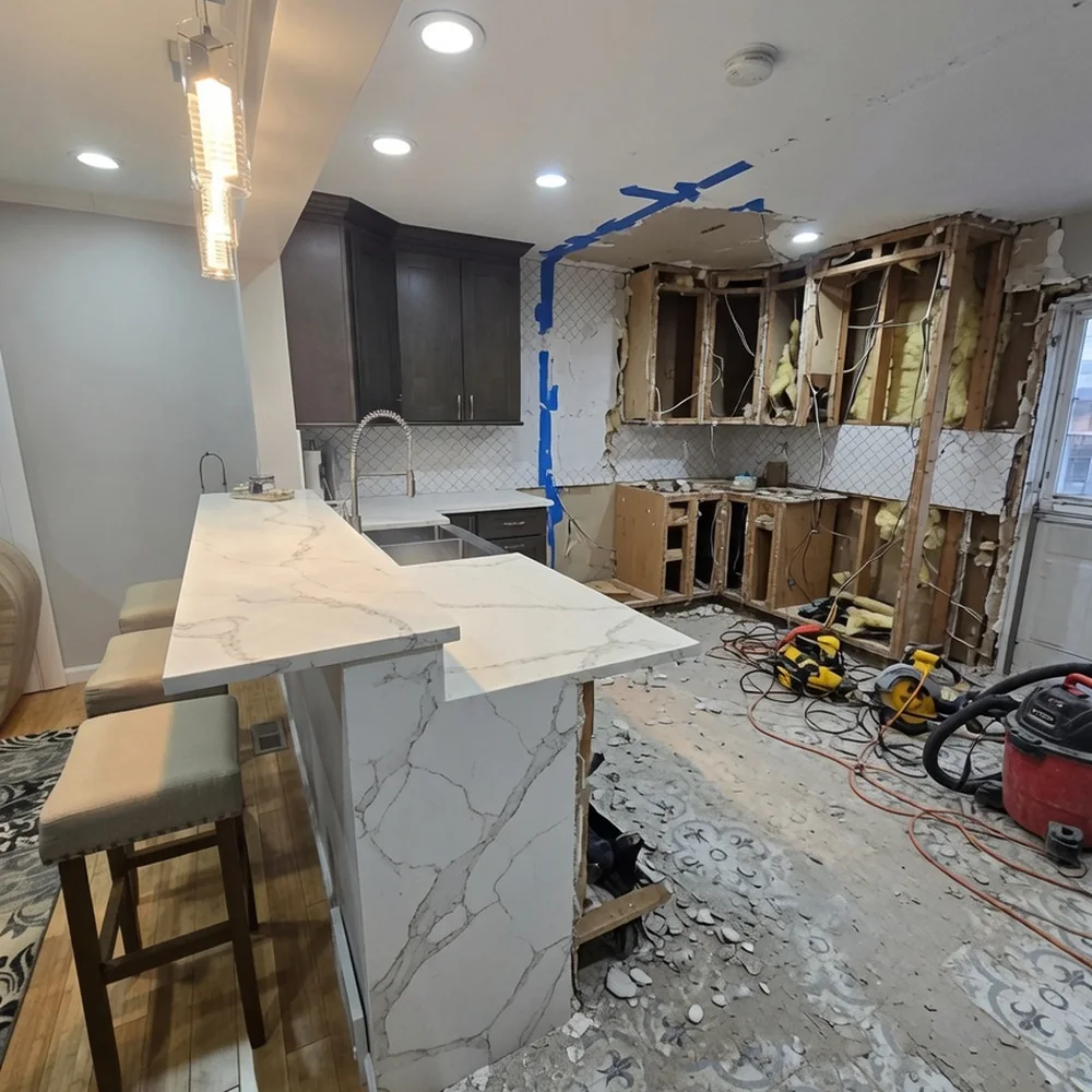 The same kitchen before the RuLee Construction remodel