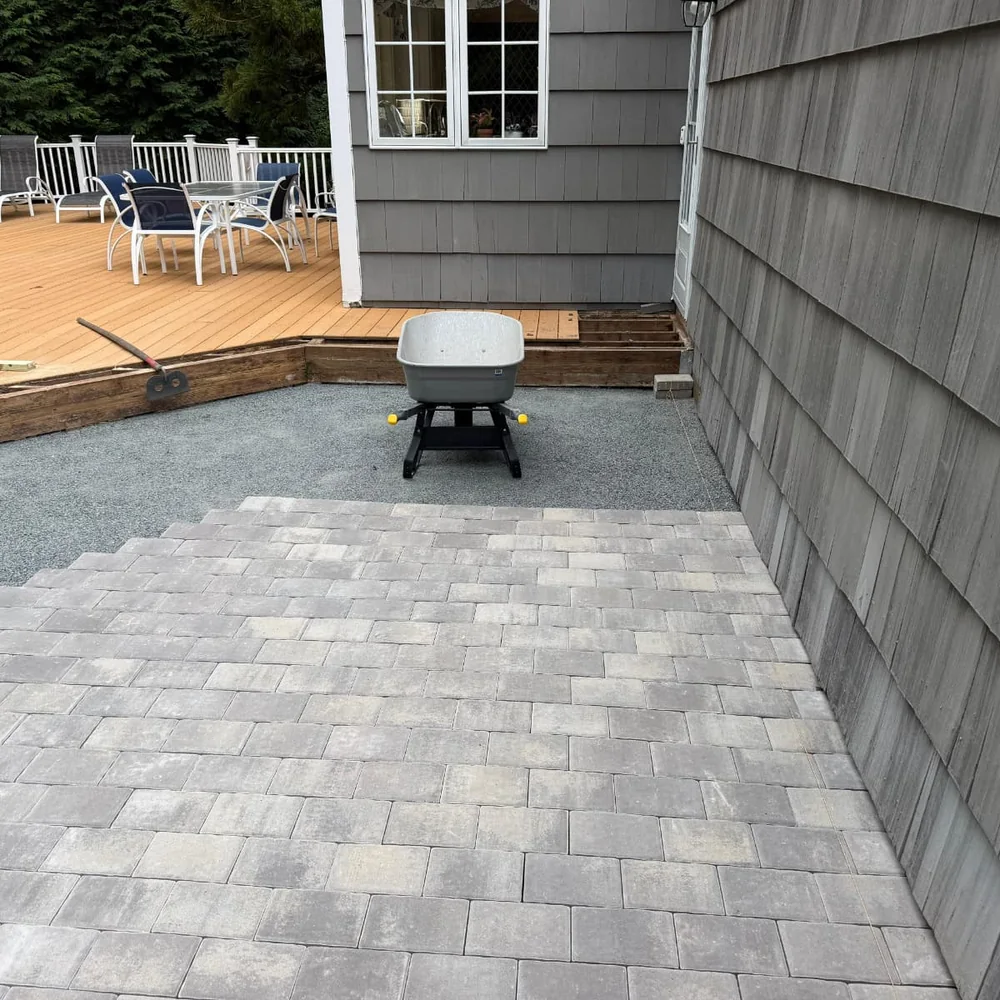 The same yard before the RuLee Construction paver installation