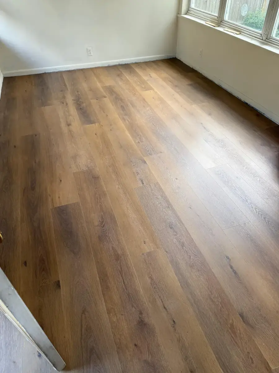 Plank floor, finished room