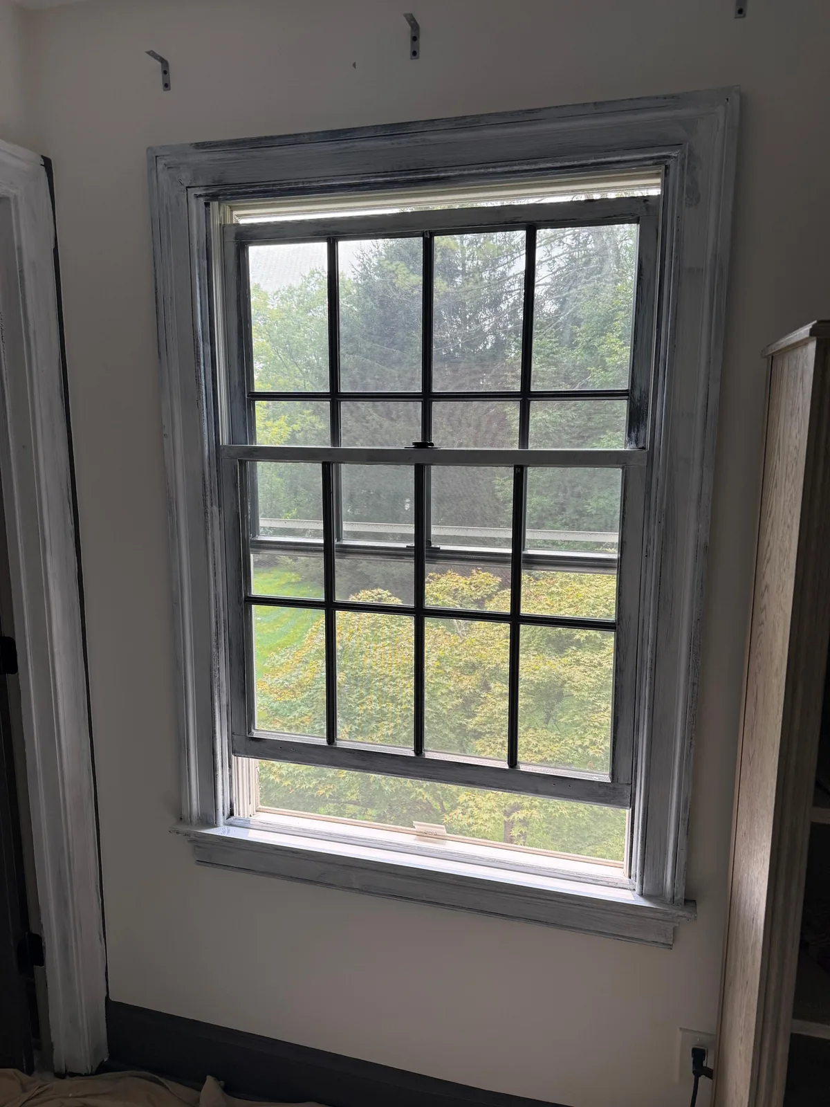 Window mid-prime