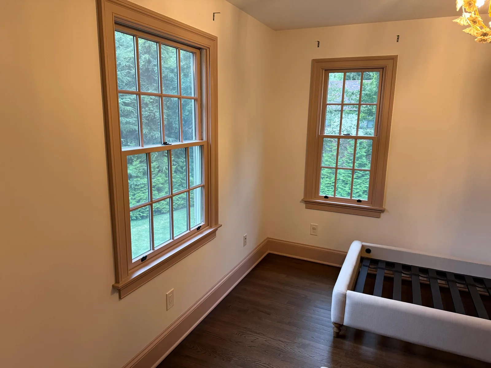 Trimmed windows pre-furnish